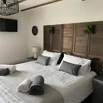 فندق مبيت وإفطار La Bastide Du Bonheur Et Tables D'hotes 3*