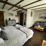La Bastide Du Bonheur Et Tables D'hotes فندق مبيت وإفطار 3*