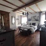 La Bastide Du Bonheur Et Tables D'hotes فندق مبيت وإفطار 3*