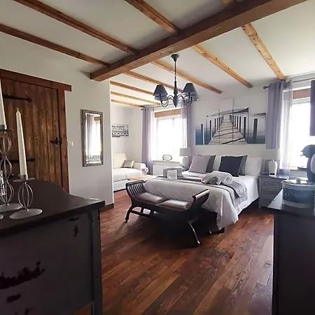 La Bastide Du Bonheur Et Tables D'hôtes Couette-café Ger (Manche)