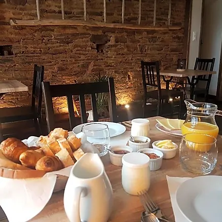 La Bastide Du Bonheur Et Tables D'hôtes Couette-café 3*