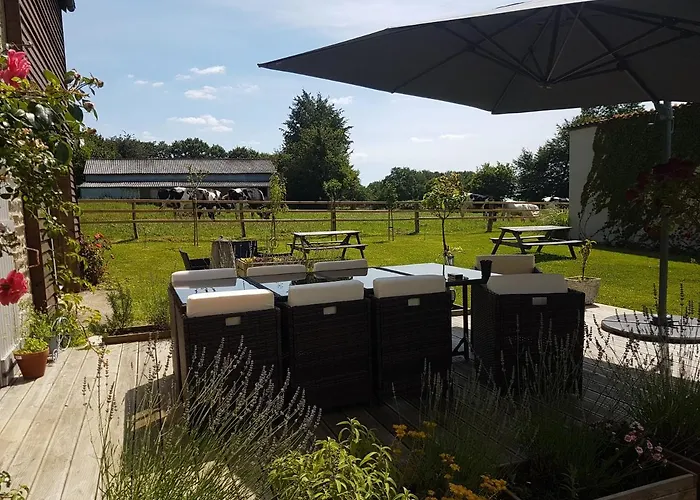 La Bastide Du Bonheur Et Tables D'hotes 3* Ger (Manche)