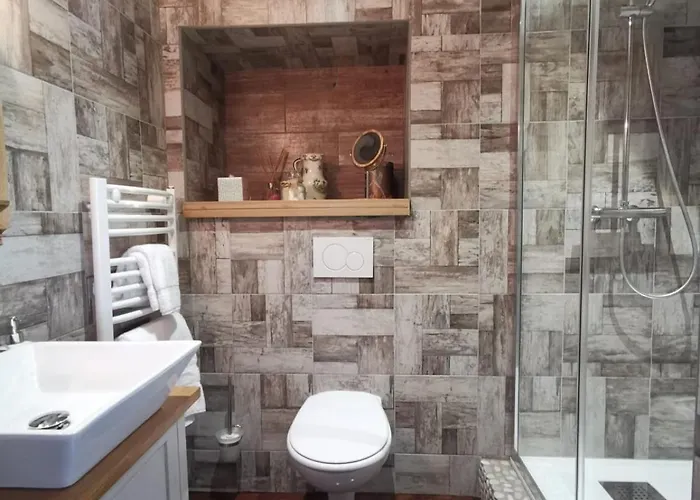 La Bastide Du Bonheur Et Tables D'hotes Ger (Manche)